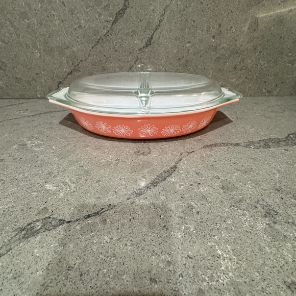Pyrex Pink Daisy Split Casserole Dish With Lid - Picture 3 of 6
